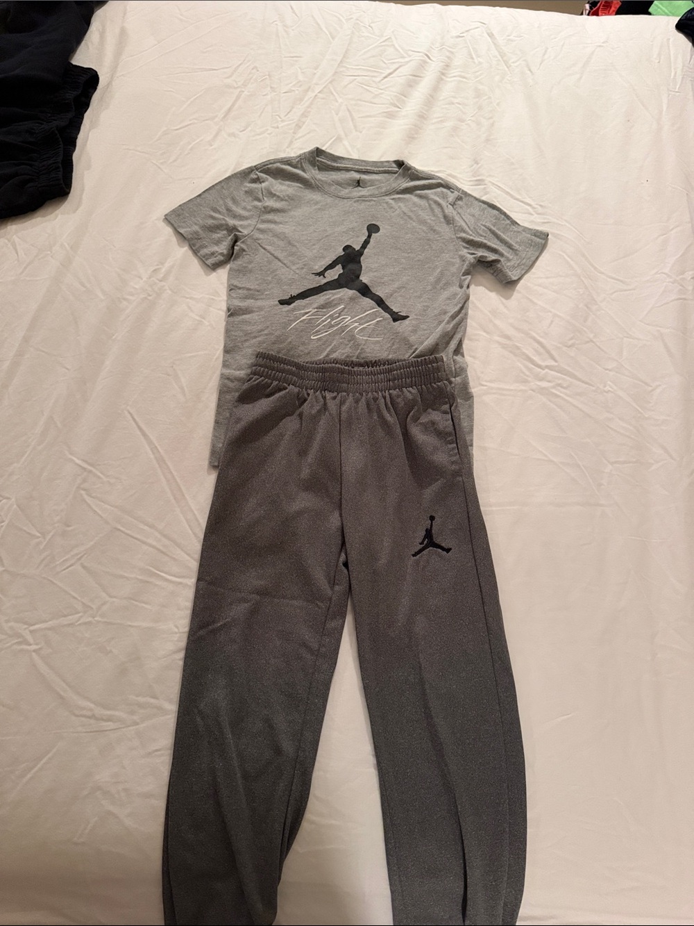 Jordan Grey Boys' Jogger Sweatpants & shirt